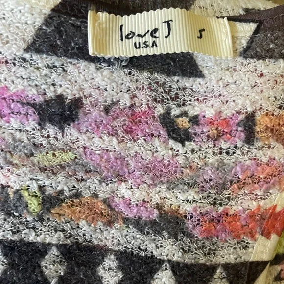 Bundle featuring Multicolor Floral Aztec Inspired Patterned Tank & Accessories - Picture 3 of 13